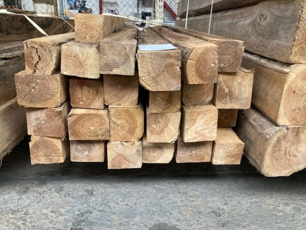 Teak houten balk 18 X 18 X 230 cm